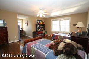 402 Duff Ln, Rolling Fields, KY 40207 photo 14