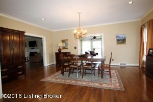 402 Duff Ln, Rolling Fields, KY 40207 photo 4