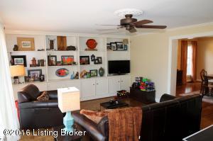 402 Duff Ln, Rolling Fields, KY 40207 photo 5