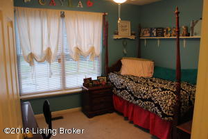 195 E Aulbern Dr, Mount Washington, KY 40047 photo 13