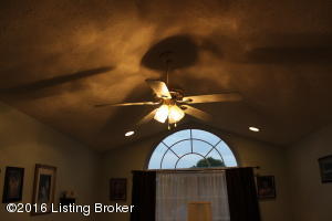 195 E Aulbern Dr, Mount Washington, KY 40047 photo 9