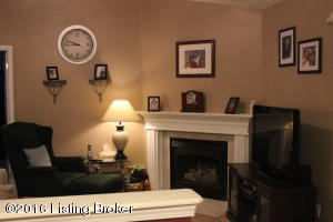 195 E Aulbern Dr, Mount Washington, KY 40047 photo 4