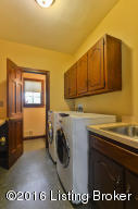 2407 Cave Spring Pl, Anchorage, KY 40223 photo 9