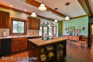 2407 Cave Spring Pl, Anchorage, KY 40223 photo 6