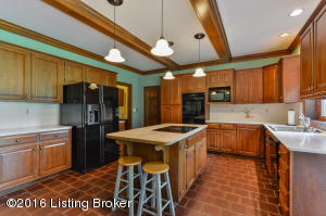 2407 Cave Spring Pl, Anchorage, KY 40223 photo 5