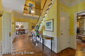2407 Cave Spring Pl, Anchorage, KY 40223 photo 2