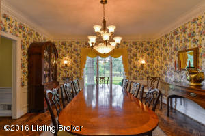 2407 Cave Spring Pl, Anchorage, KY 40223 photo 3