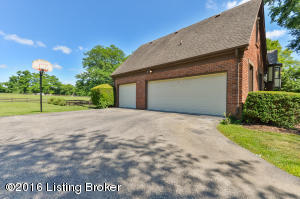 2407 Cave Spring Pl, Anchorage, KY 40223 photo 17