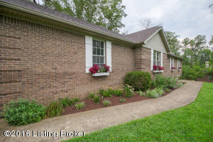 3616 Alexander Dr, La Grange, KY 40031 photo 4