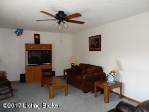 1361 Stringer Ln, Mount Washington, KY 40047 photo 7