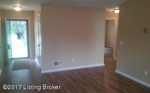  254 Butterfly Ln, Louisville, KY 40229 photo 5