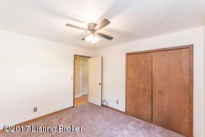 4433 Erin Dr, Floyds Knobs, IN 47119 photo 18