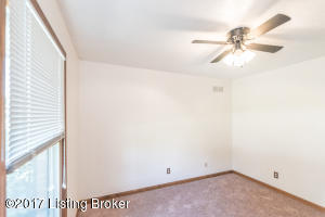 4433 Erin Dr, Floyds Knobs, IN 47119 photo 5