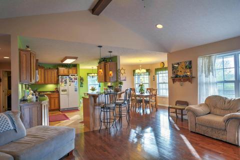 325 Axtel Loop Cir, Mc Daniels, KY 40152 photo 8