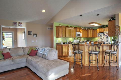 325 Axtel Loop Cir, Mc Daniels, KY 40152 photo 7