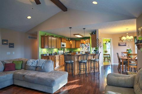 325 Axtel Loop Cir, Mc Daniels, KY 40152 photo 9