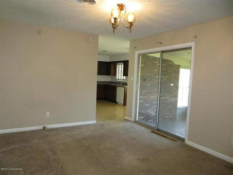132 N Walnut St, Upton, KY 42784 photo 12