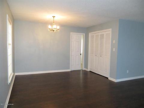 132 N Walnut St, Upton, KY 42784 photo 5