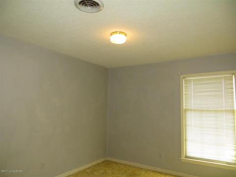132 N Walnut St, Upton, KY 42784 photo 13