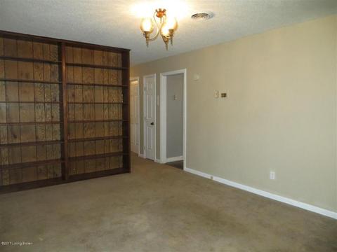 132 N Walnut St, Upton, KY 42784 photo 9