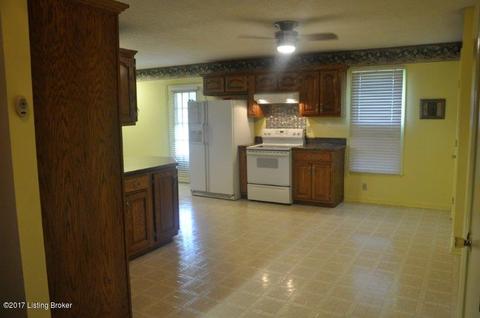 2270 Stringer Ln, Mount Washington, KY 40047 photo 3
