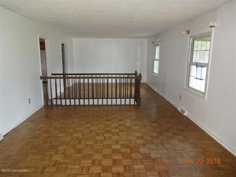 1552 Beech St, Radcliff, KY 40160 photo 4