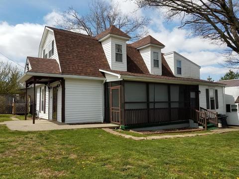 219 Maple St, Irvington, KY 40146 photo 1