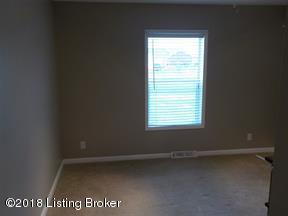 110 Apache Ct, Bloomfield, KY 40008 photo 5