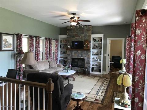 9035 N Loretto Rd, Loretto, KY 40037 photo 3