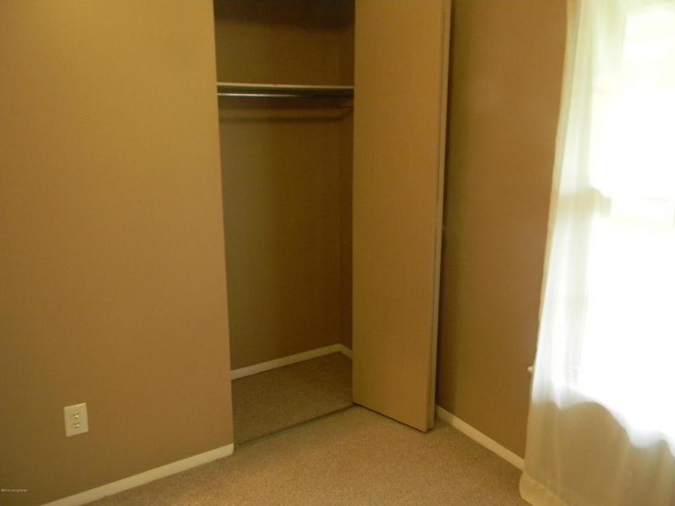  9218 Pagoda Dr, Louisville, KY 40229 photo 7