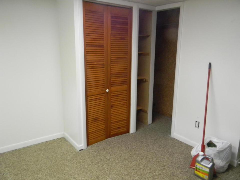  9218 Pagoda Dr, Louisville, KY 40229 photo 13