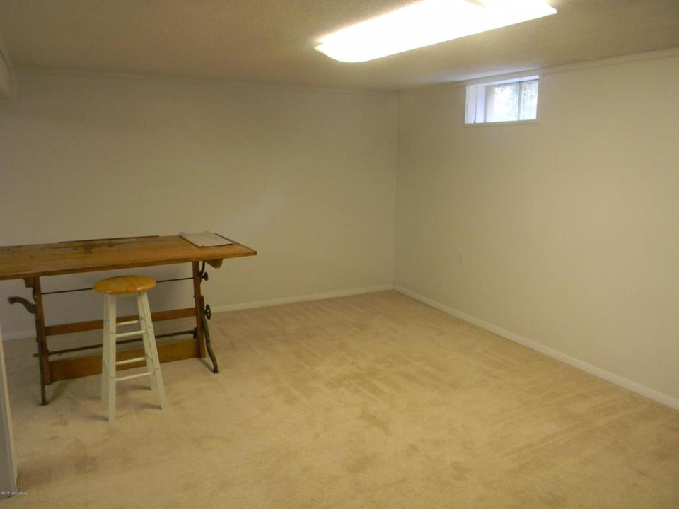  9218 Pagoda Dr, Louisville, KY 40229 photo 11