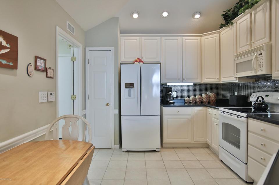  300 Kilderry Way, Louisville, KY 40245 photo 8