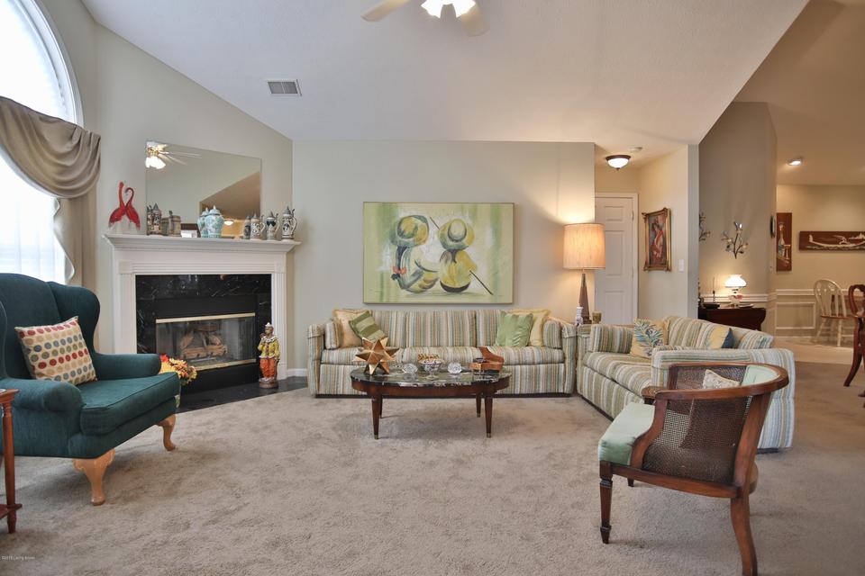  300 Kilderry Way, Louisville, KY 40245 photo 5