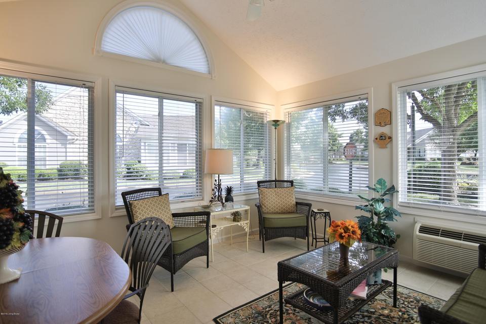  300 Kilderry Way, Louisville, KY 40245 photo 2