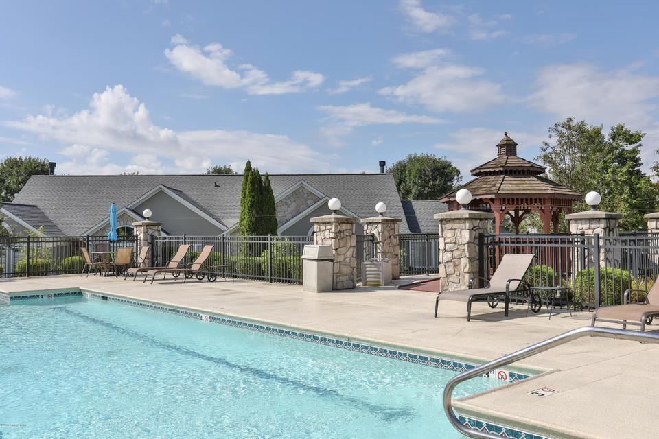  300 Kilderry Way, Louisville, KY 40245 photo 32