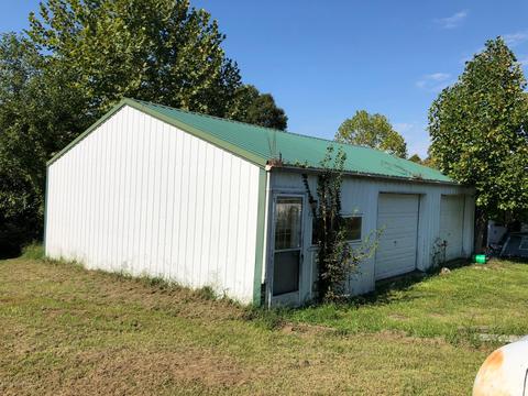 303 J Carroll Rd, Bee Spring, KY 42207 photo 4