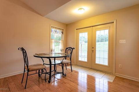 576 Graefenburg Rd, Waddy, KY 40076 photo 9