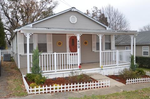 409 Smith St, Radcliff, KY 40160 photo 3