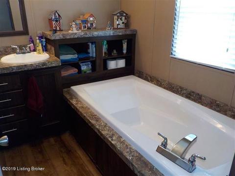 812 Kirsch Ln, Springfield, KY 40069 photo 12