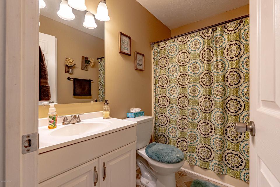  444 Majestic Blvd, Louisville, KY 40229 photo 13
