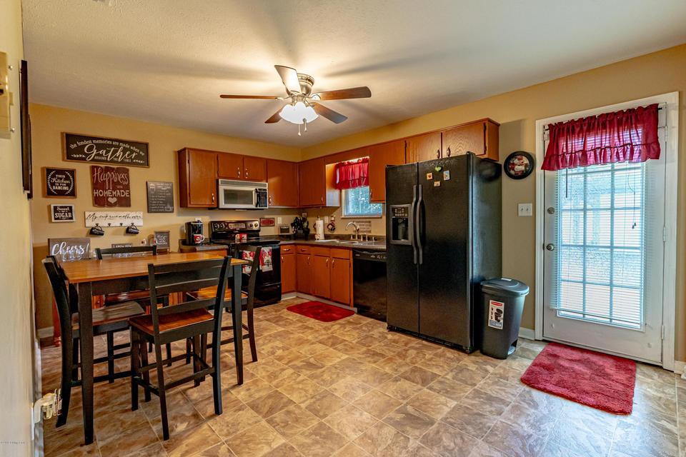  444 Majestic Blvd, Louisville, KY 40229 photo 7