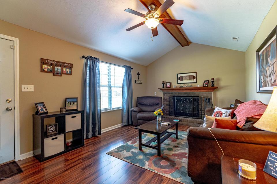  444 Majestic Blvd, Louisville, KY 40229 photo 4