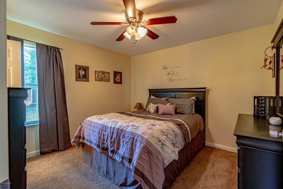  444 Majestic Blvd, Louisville, KY 40229 photo 9