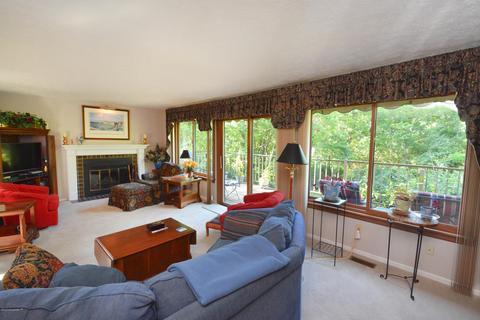 1002 Crown Hill Ct, Villa Hills, KY 41017 photo 2