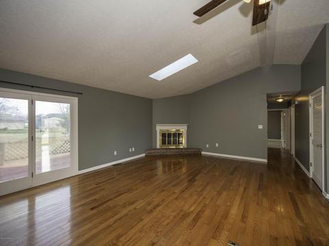 360 Mapleview Dr, Mount Washington, KY 40047 photo 4