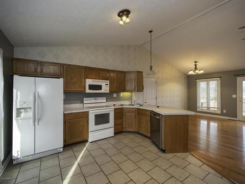 360 Mapleview Dr, Mount Washington, KY 40047 photo 3
