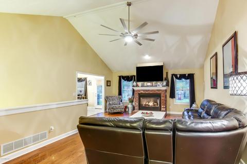 6012 Springcrest Dr, Georgetown, IN 47122 photo 8