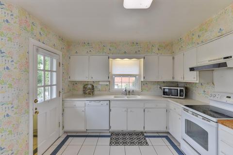420 Pennington Ln, Rolling Fields, KY 40207 photo 12