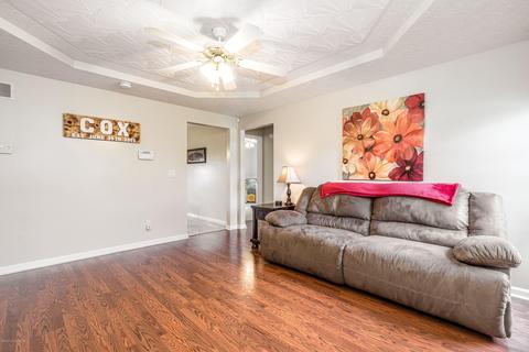 302 E Aulbern Dr, Mount Washington, KY 40047 photo 5